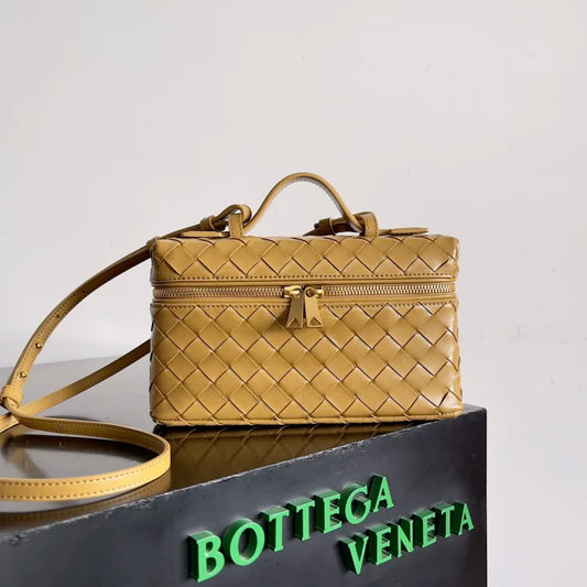 BOTTEGA VENETA WOVEN ZIPPER