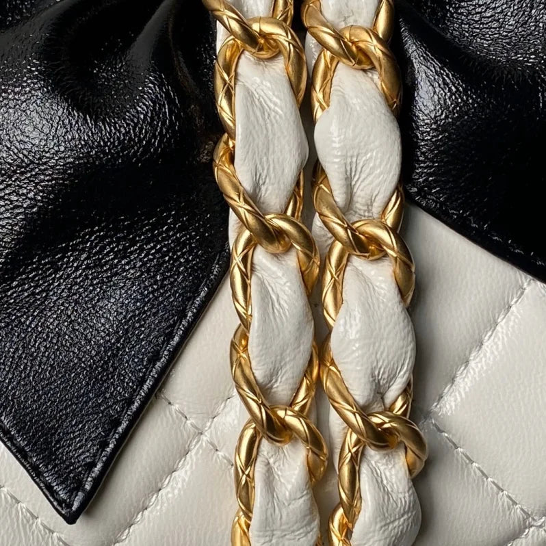 CHANEL CLUTCH WITH CHAIN