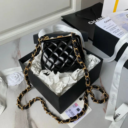 CHANEL CLUTCH WITH CHAIN